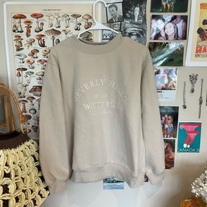White fox sweatshirt